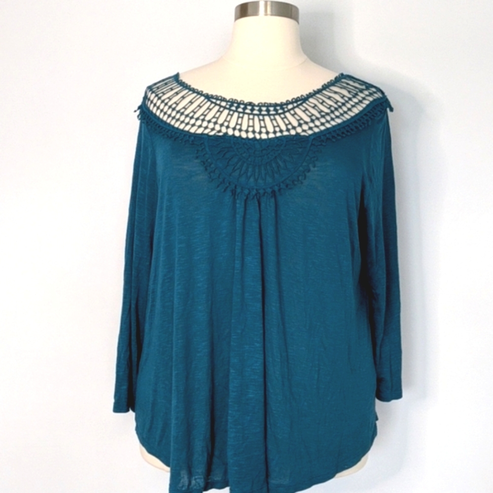 Eyeshadow brand boho crochet blouse
